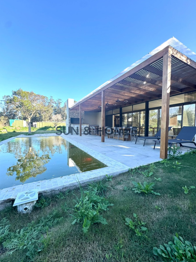Casa ID.575 - Espectacular casa en venta en barrio cerrado La Jacinta, Punta Ballena