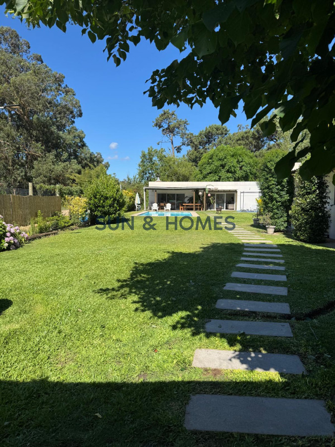 Casa ID.319 - Espectacular casa en venta Barrio Cordoba , Punta del Este, cerca de colegios, zona comercial y a 5 minutos de la playa