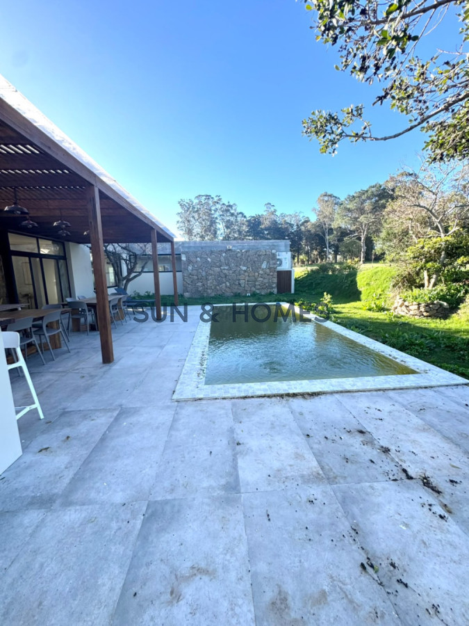 Casa ID.575 - Espectacular casa en venta en barrio cerrado La Jacinta, Punta Ballena