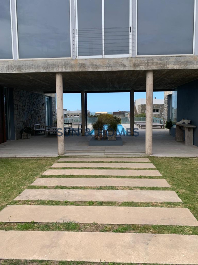 Casa ID.212 - Divina y exclusiva casa en alquiler de temporada en Barrio Cerrado en Manantiales Punta del Este.