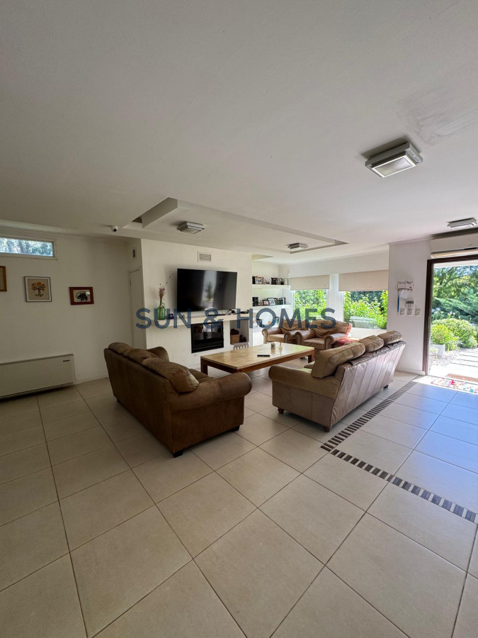 Casa ID.319 - Espectacular casa en venta Barrio Cordoba , Punta del Este, cerca de colegios, zona comercial y a 5 minutos de la playa