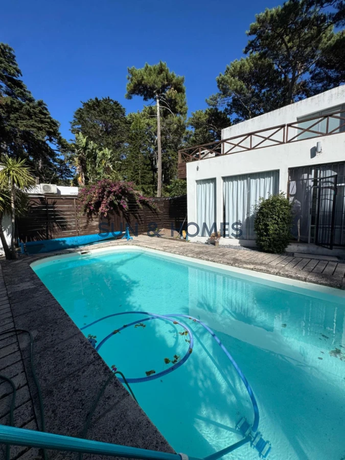 Casa ID.534 - Divina casa en alquiler anual en Punta del Este 