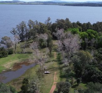 Maravillosa chacra de 7.5 has en Punta Ballena con 150 mts. de costa en la mejor bahia de Laguna del Sauce 