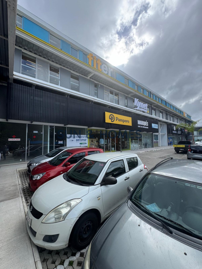 Local Comercial ID.425 - Espectacular y unico local comercial en Alquiler frente a la Terminal y a media cuadra de Av Roosevelt