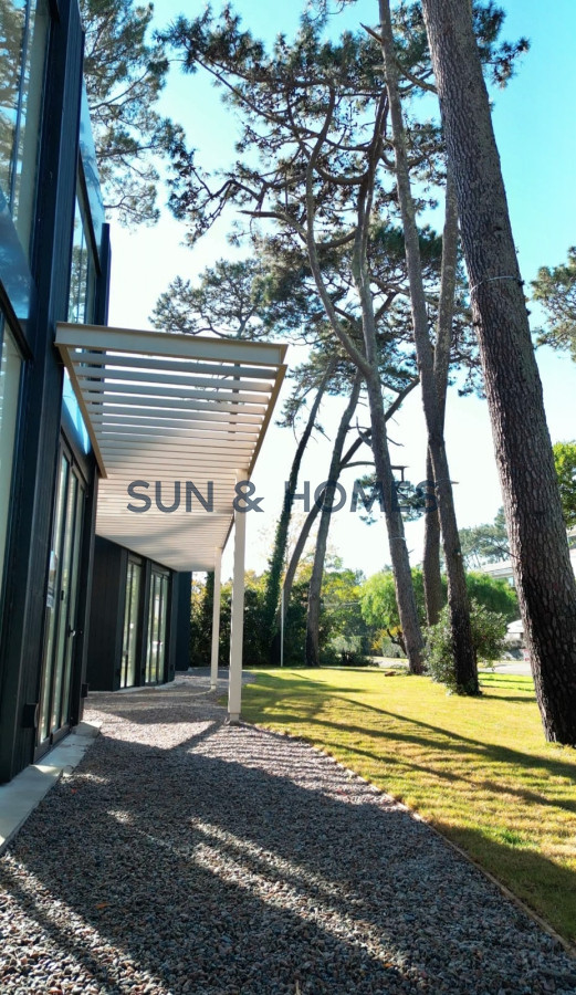 Local Comercial ID.435 - Extraordinario local en alquiler de 159 mts. en San Rafael,Punta del Este sobre Av Pedragosa Sierra