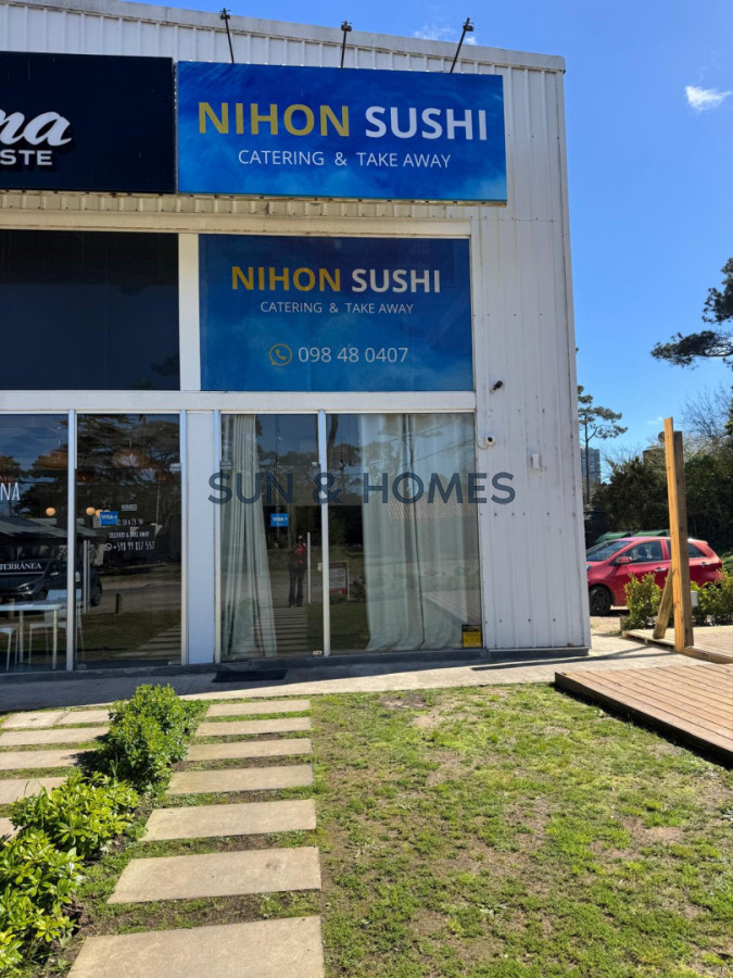 Local Comercial ID.422 - Espectacular local comercial en alquiler en la mejor rotonda de Punta del Este