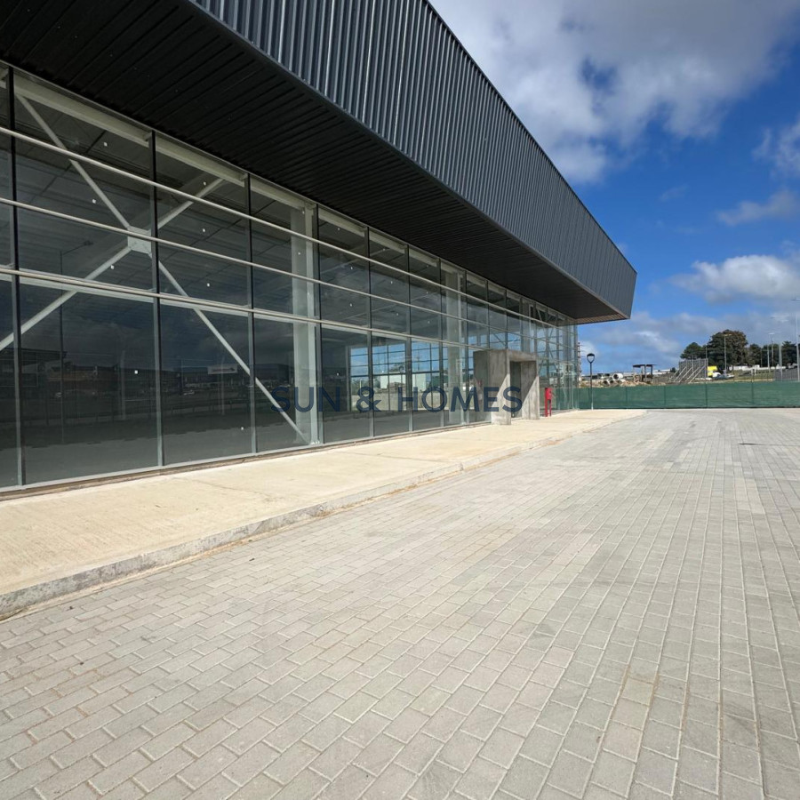 Local Comercial ID.473 - Espectacular local comercial en Alquiler sobre Ruta frente a rotonda Sodimac.
