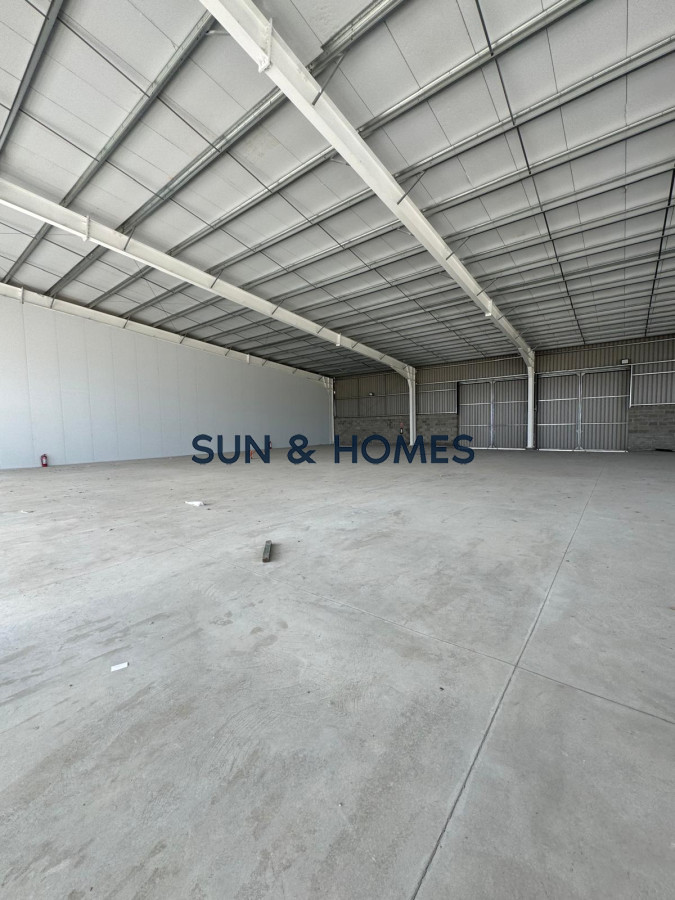 Local Comercial ID.489 - Importante local en alquiler de 906mts en el mejor lugar de Maldonado