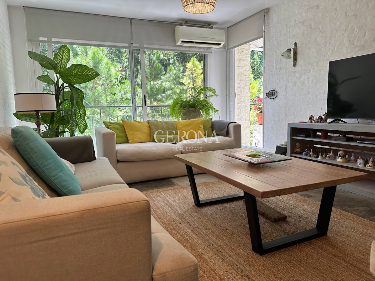 Apartamento ID.194 - Venta Apartamento de 3 dormitorios y 2 garajes en Haras del Lago