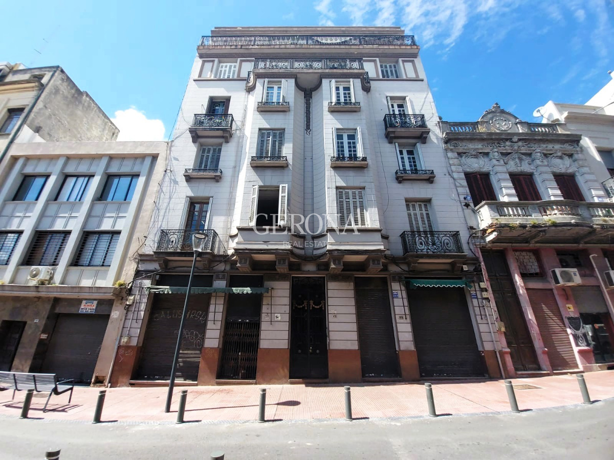 Apartamento ID.260 - Venta Apartamento de 3 dormitorios en Ciudad Vieja-Oportunidad Vivienda ó Empresa
