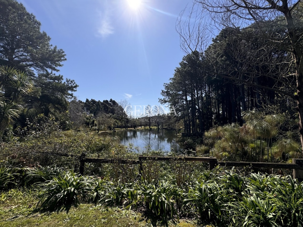 Apartamento ID.194 - Venta Apartamento de 3 dormitorios y 2 garajes en Haras del Lago