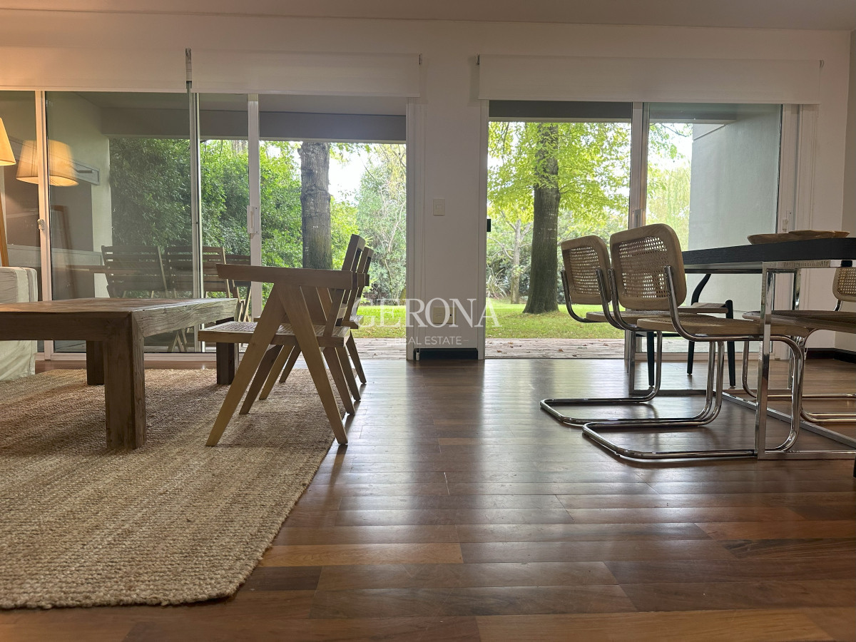 Apartamento ID.30 - Alquiler apartamento amoblado de 2 dormitorios con jardín, en Carrasco