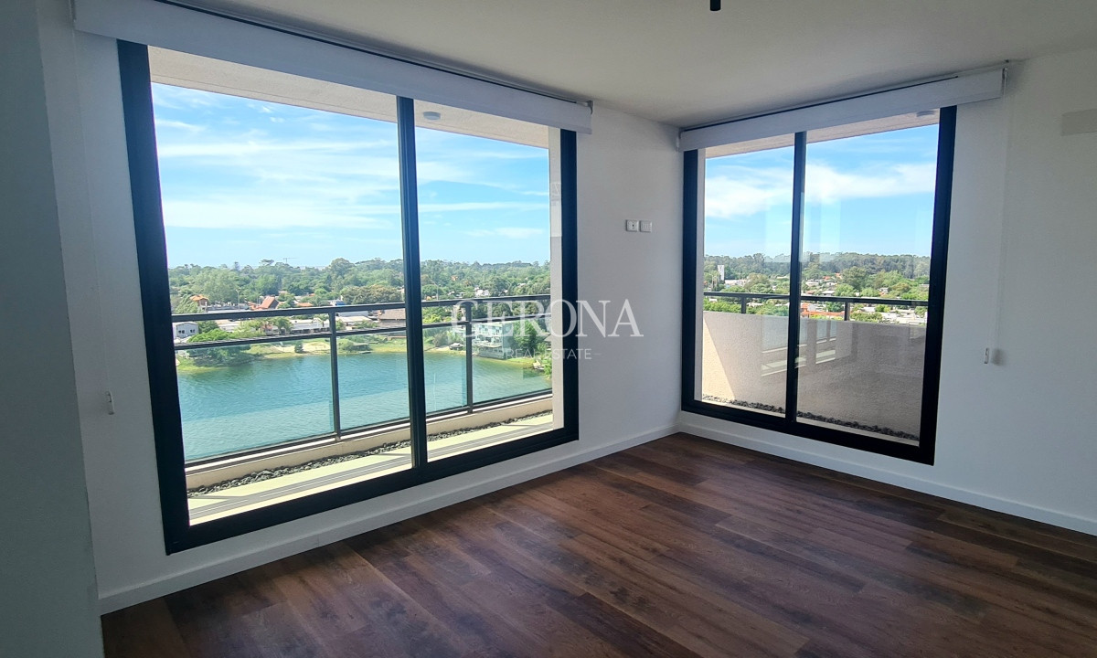Apartamento ID.102 - Venta Apartamento de 3 dormitorios en Zona de Lagos. 
