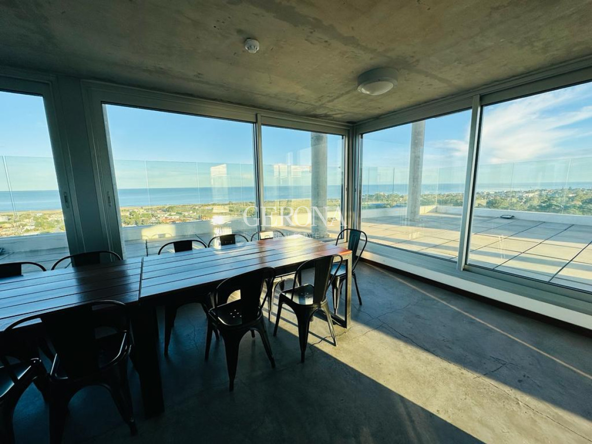 Apartamento ID.114 - Venta de Apartamento de 2 Dormitorios en Carrasco