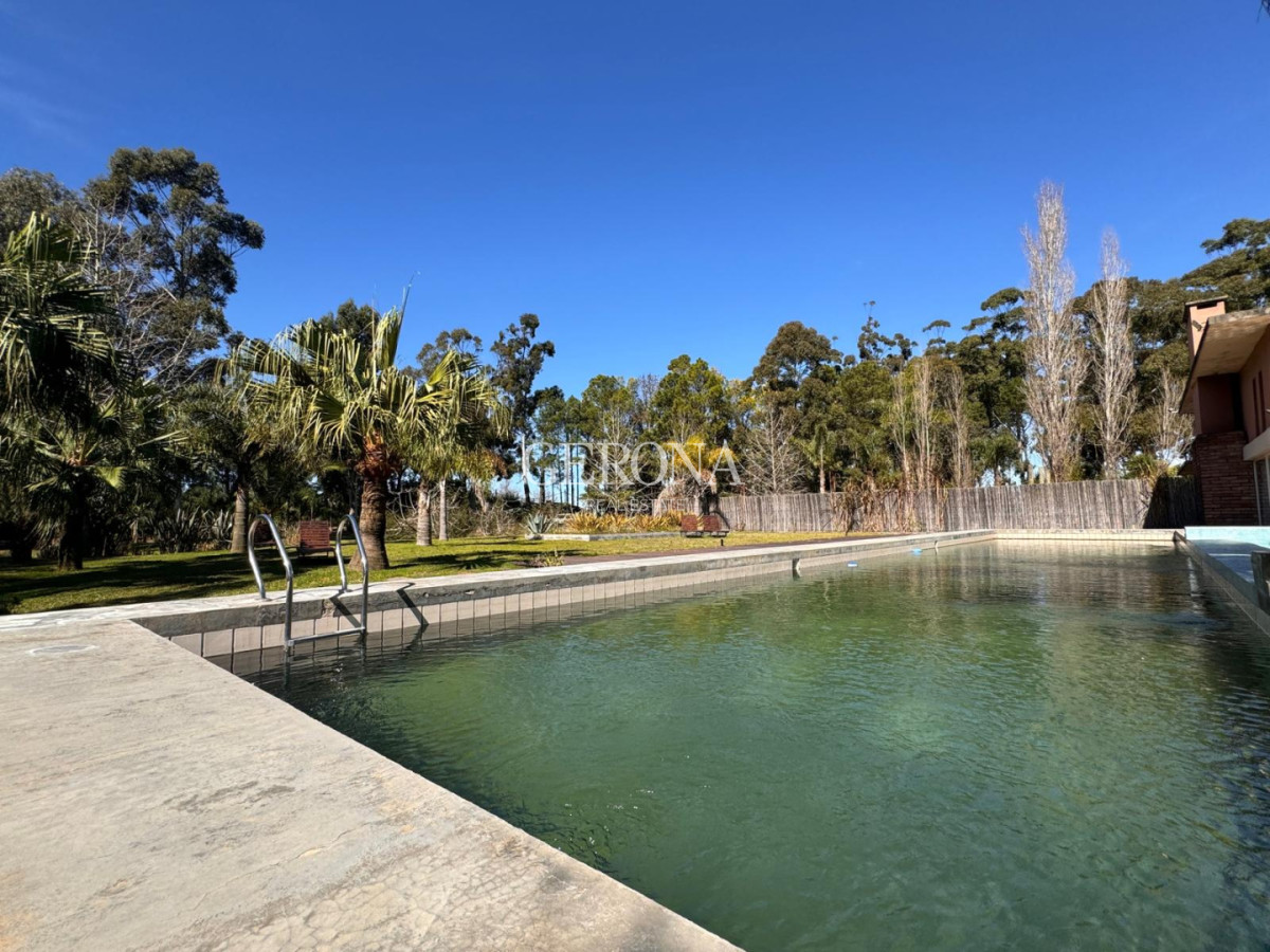 Apartamento ID.294 - Venta apartamento de 3 dormitorios y cochera en Barrio Privado.