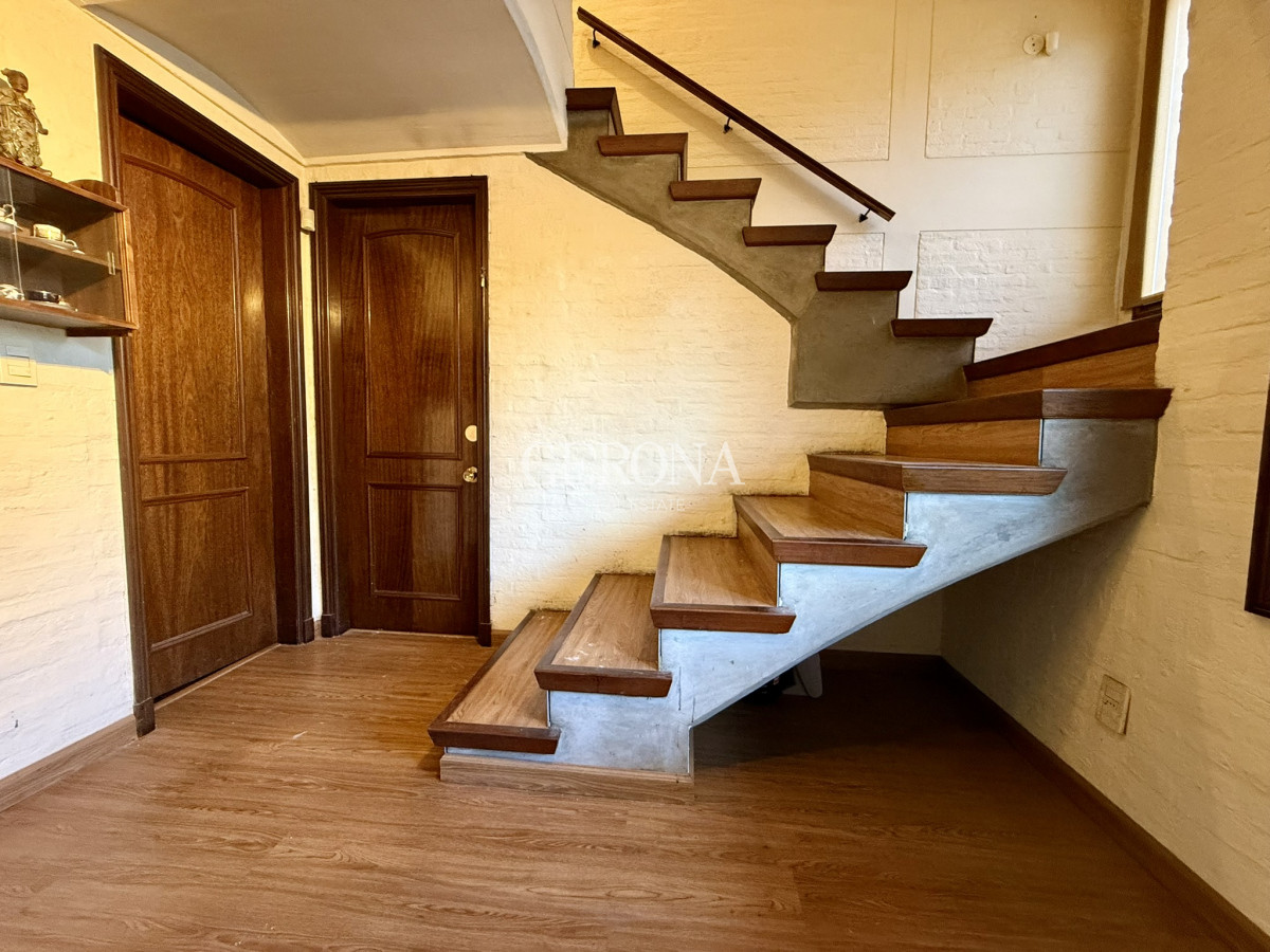 Apartamento ID.257 - Casa Ph en venta de 3 dormitorios, 2 garajes y jardín de uso exclusivo, en Carrasco