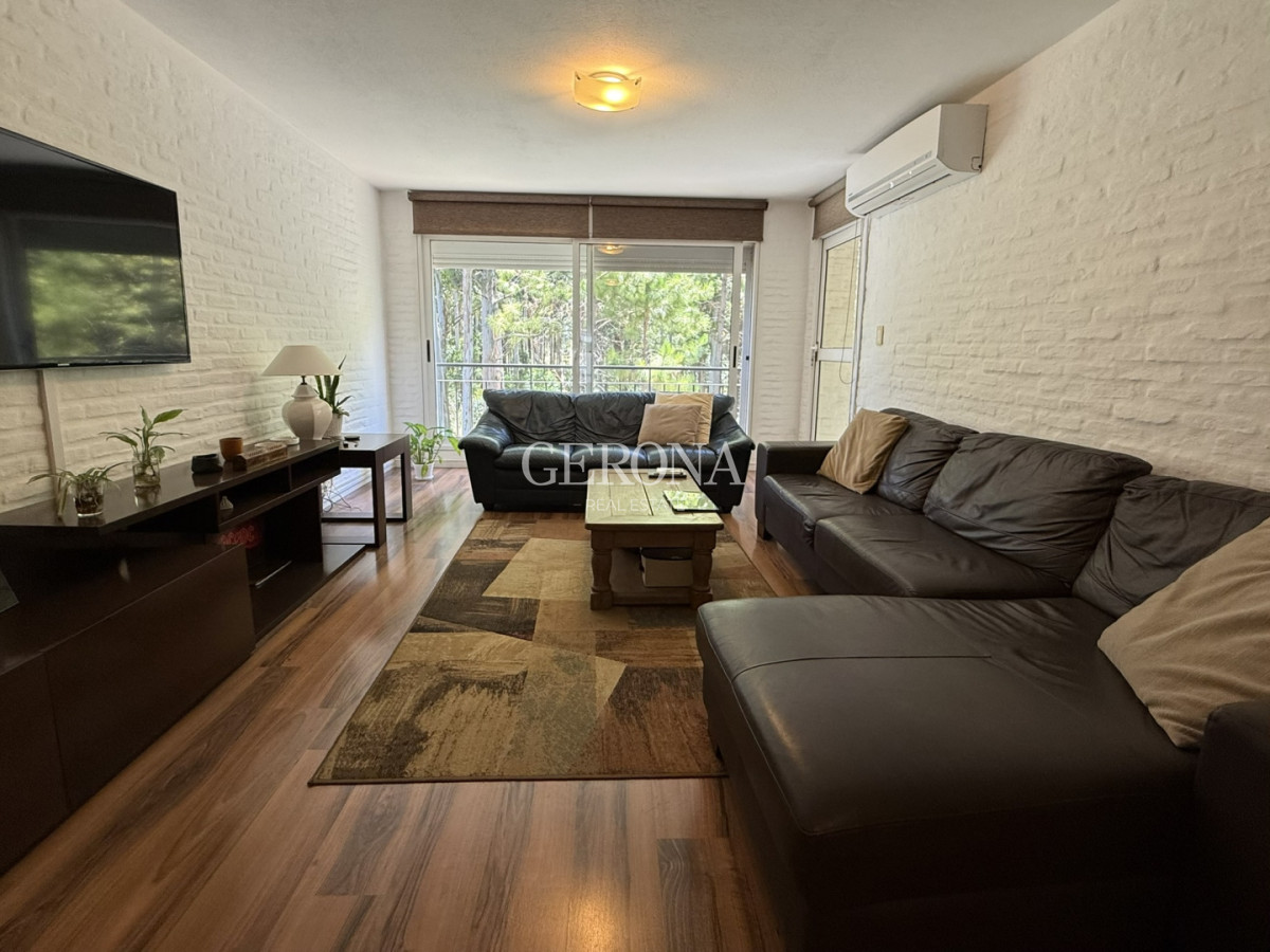 Apartamento ID.294 - Venta apartamento de 3 dormitorios y cochera en Barrio Privado.