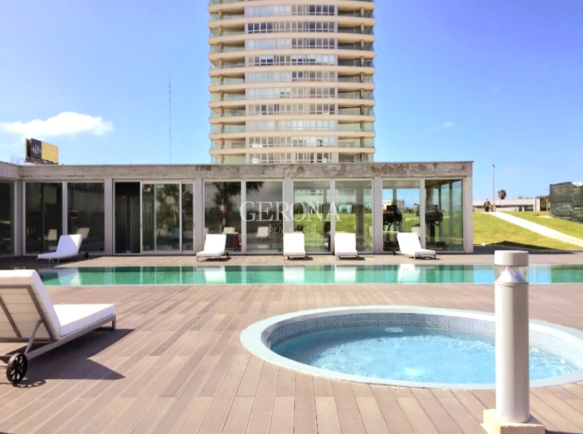 Apartamento ID.60 -  Venta Apartamento En Carrasco 2 Dorm + 2 Baños, Piso Alto.