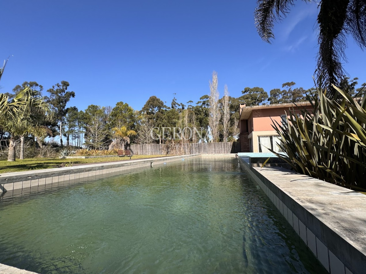 Apartamento ID.194 - Venta Apartamento de 3 dormitorios y 2 garajes en Haras del Lago