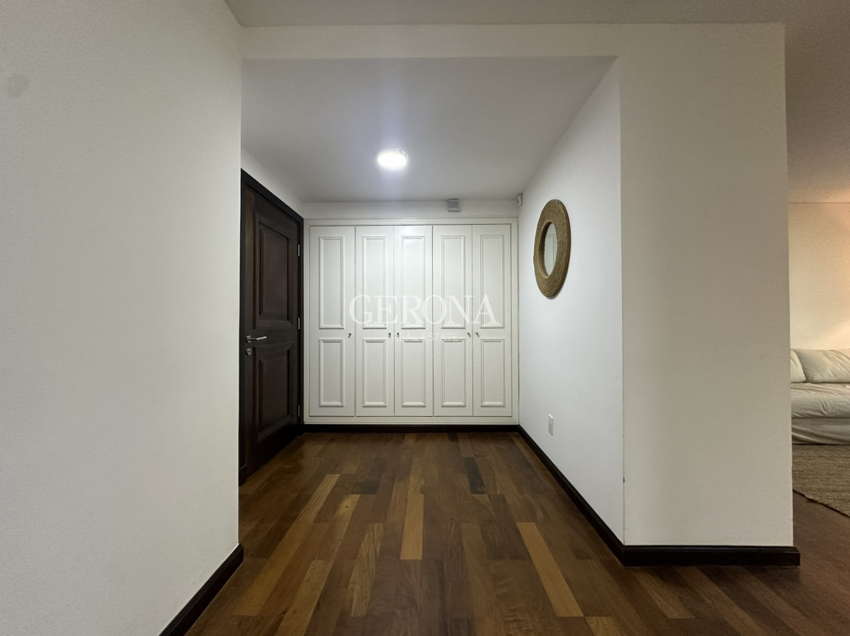 Apartamento ID.67 - Venta  Apartamento de 2 Dormitorios con Jardín de uso Exclusivo en Carrasco 