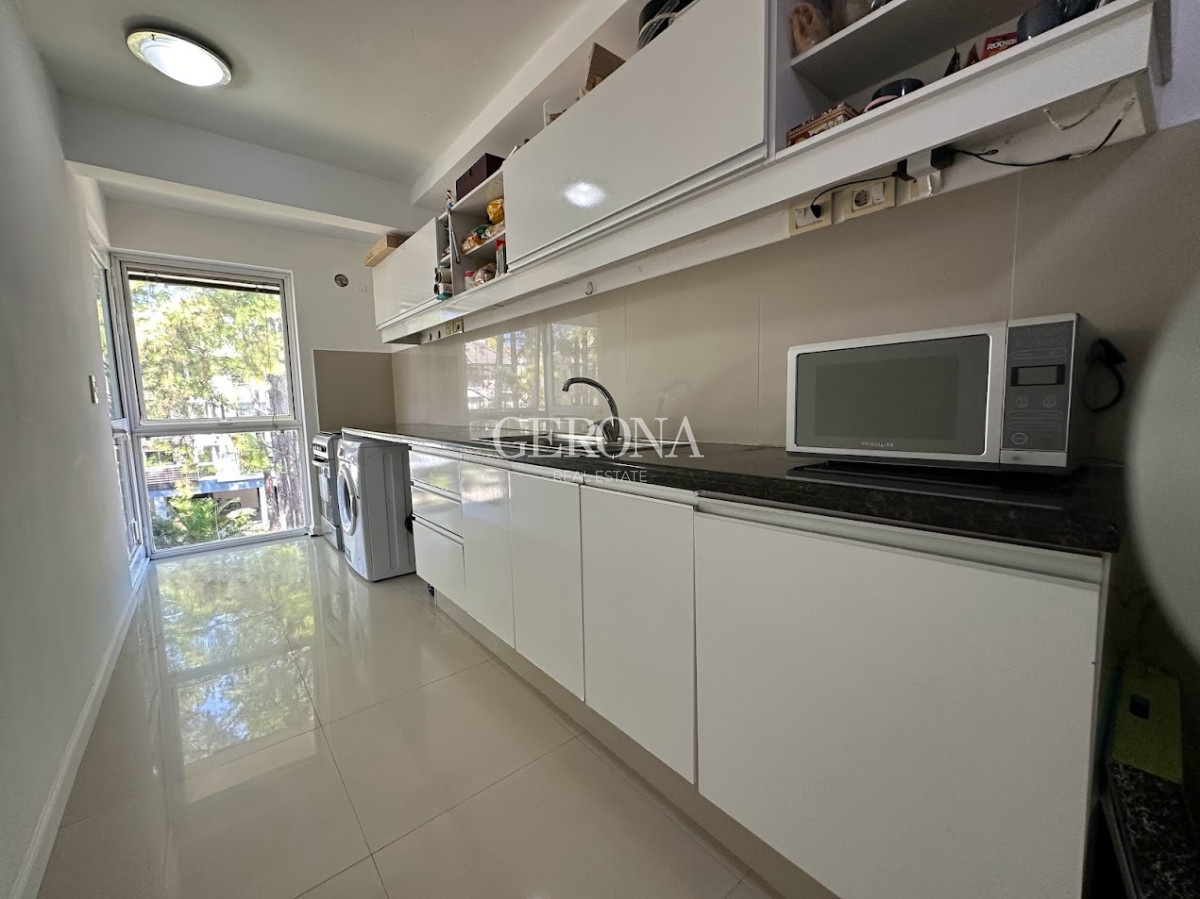 Apartamento ID.194 - Venta Apartamento de 3 dormitorios y 2 garajes en Haras del Lago