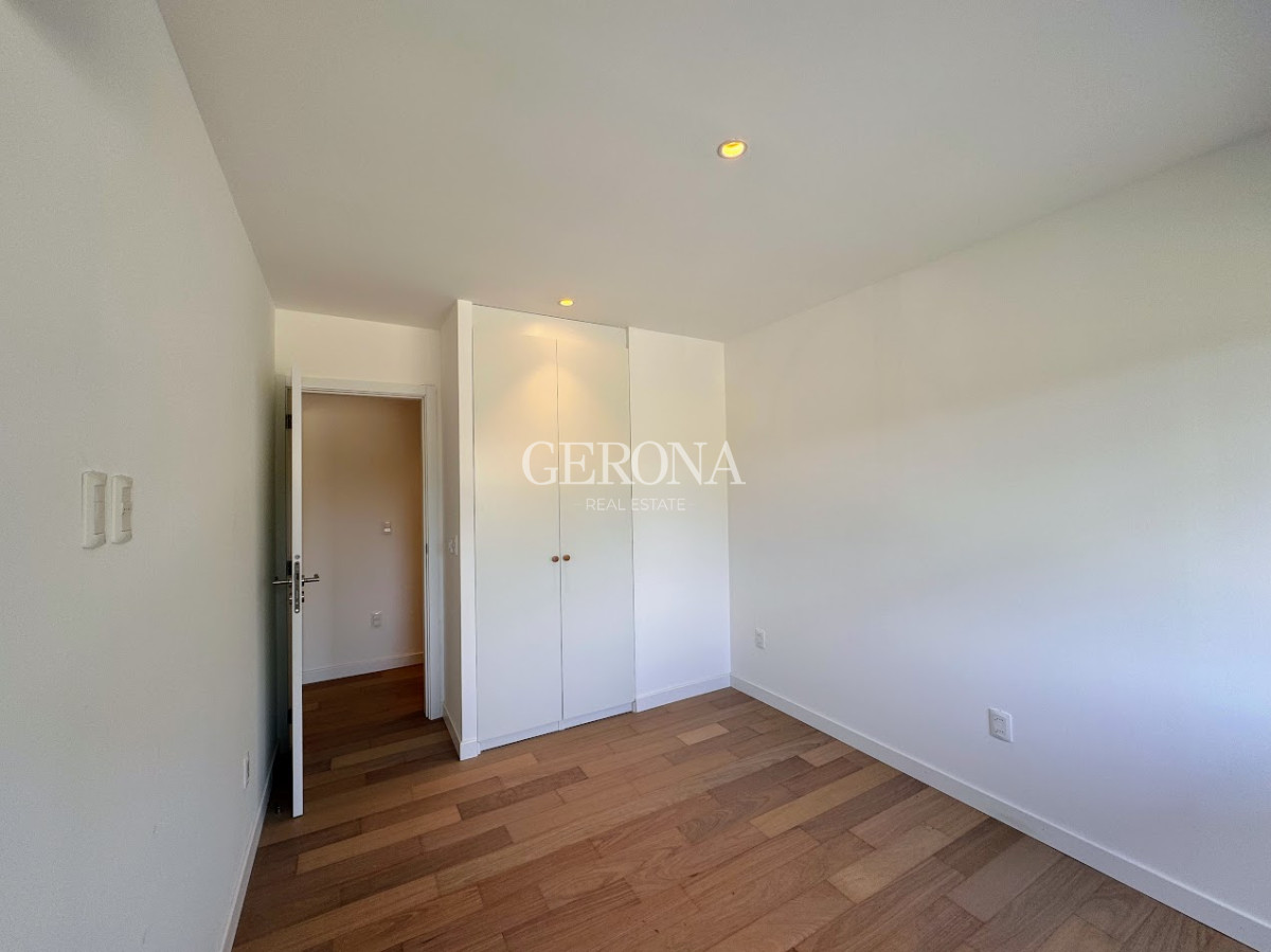 Apartamento ID.227 - Venta apartamento de 2 dormitorios en Barrio Privado; Montevideo.