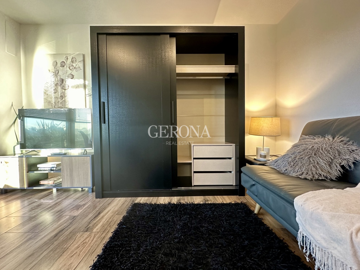 Apartamento ID.214 - Alquiler apto amoblado en Carrasco, con cochera y amenities. 