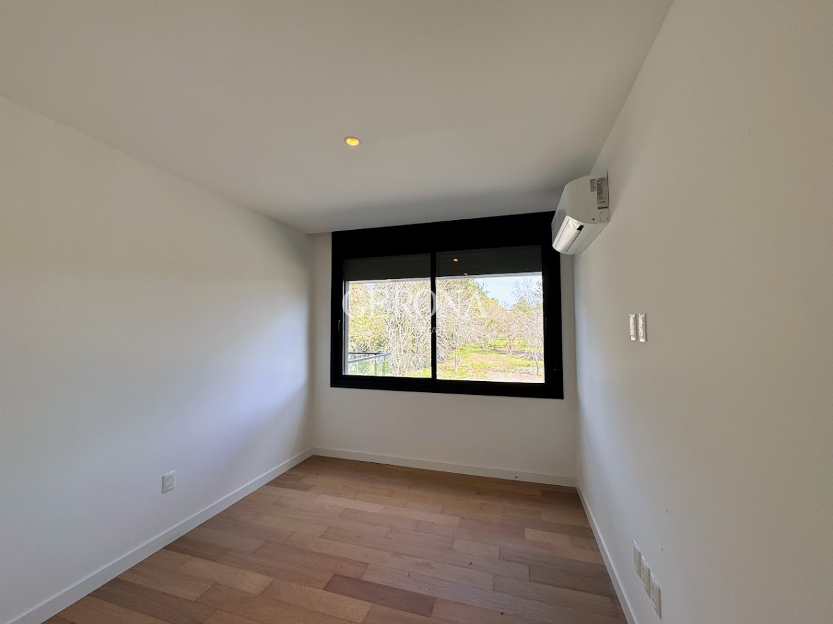 Apartamento ID.227 - Venta apartamento de 2 dormitorios en Barrio Privado; Montevideo.