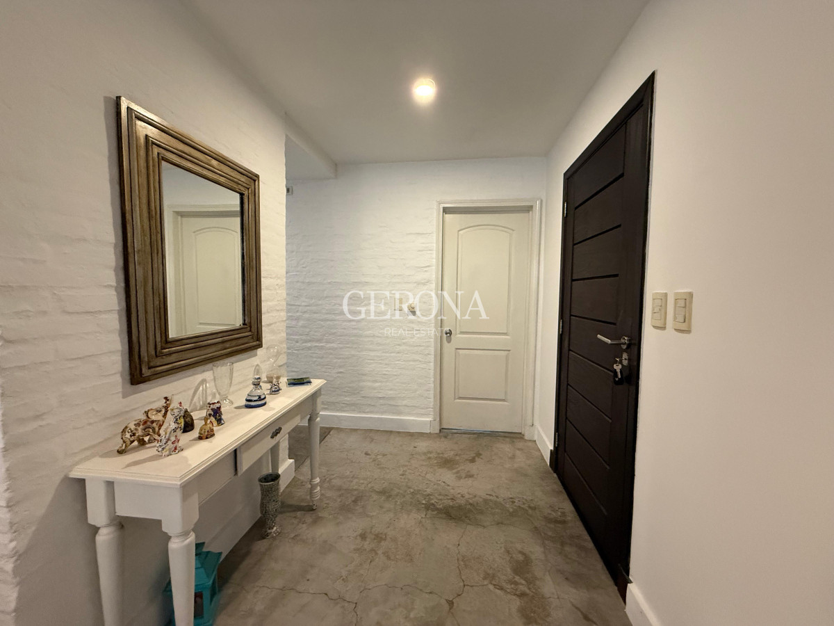 Apartamento ID.194 - Venta Apartamento de tres dormitorios y dos garajes en Barrio Privado