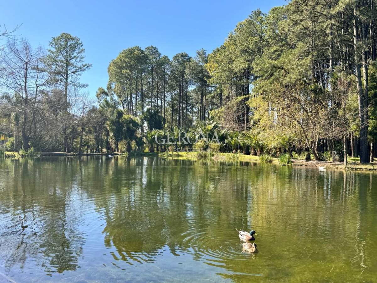 Apartamento ID.294 - Venta apartamento de 3 dormitorios y cochera en Barrio Privado.