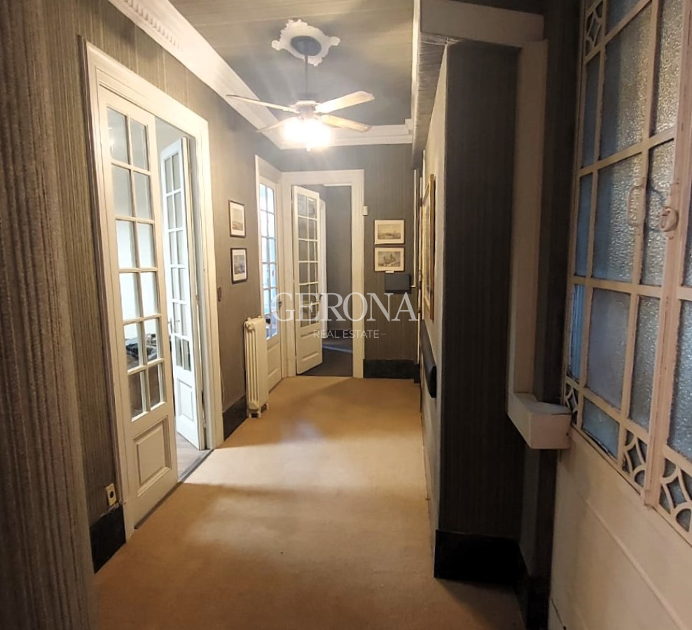 Apartamento ID.260 - Venta Apartamento de 3 dormitorios en Ciudad Vieja-Oportunidad Vivienda ó Empresa