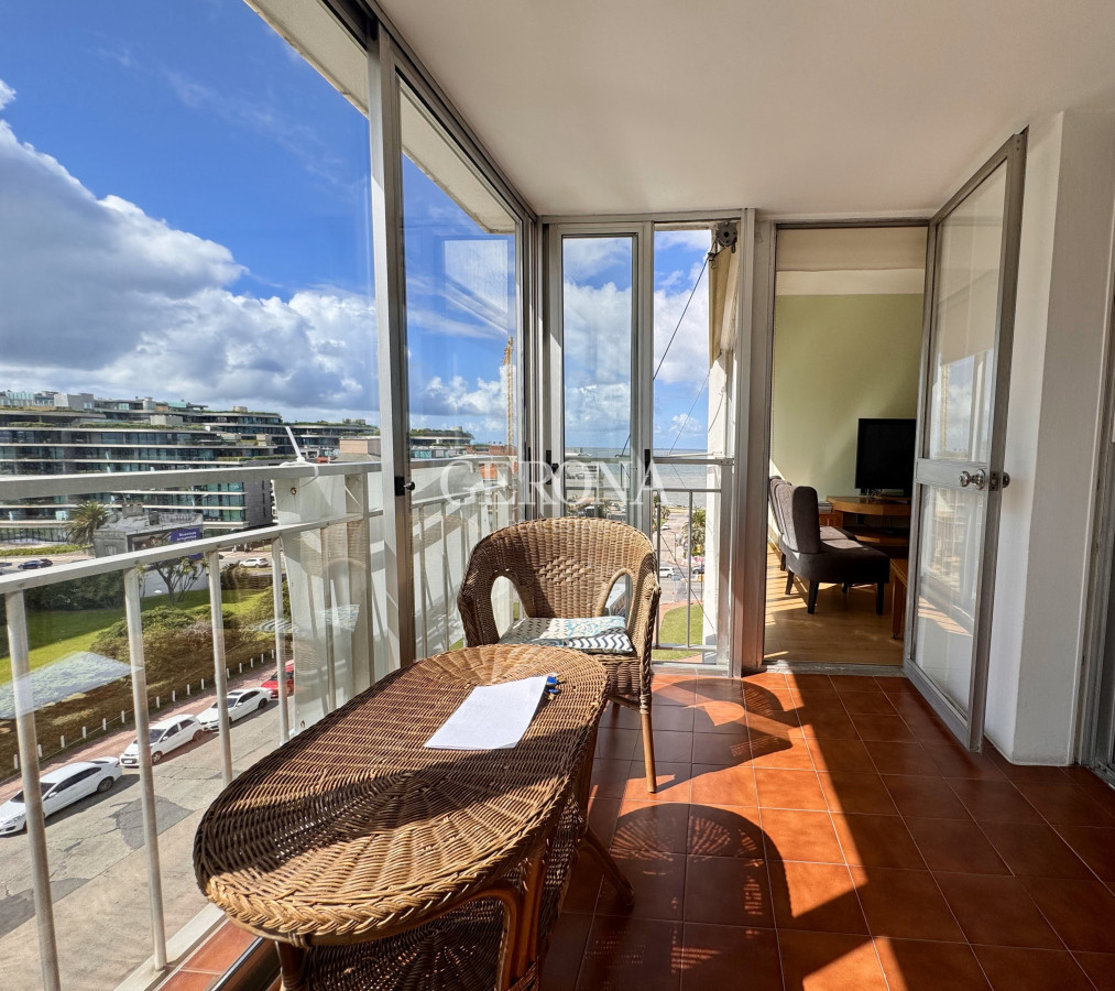 Apartamento ID.263 - Venta apartamento de tres dormitorios y servicio en Pocitos