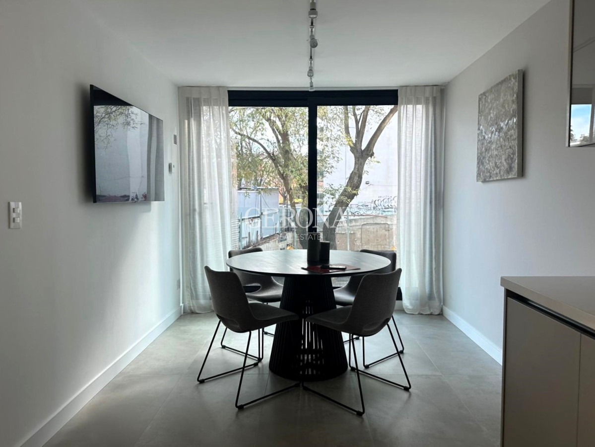 Apartamento ID.43 - Venta Apartamento de 4 dorm + Servicio + Garaje en Villa Biarritz