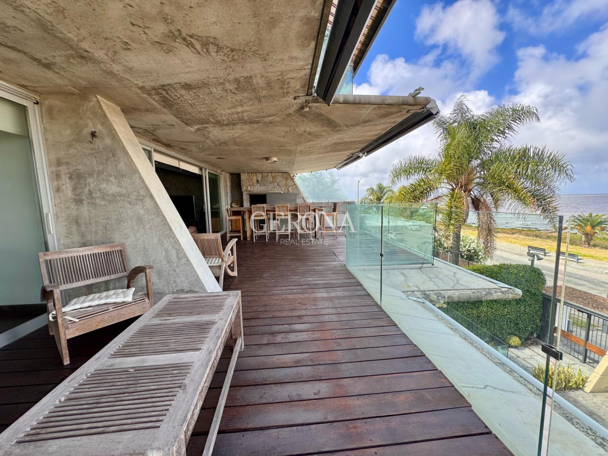 Apartamento ID.256 - Alquiler Apartamento de 3 dormitorios y servicio en Rambla Punta Gorda