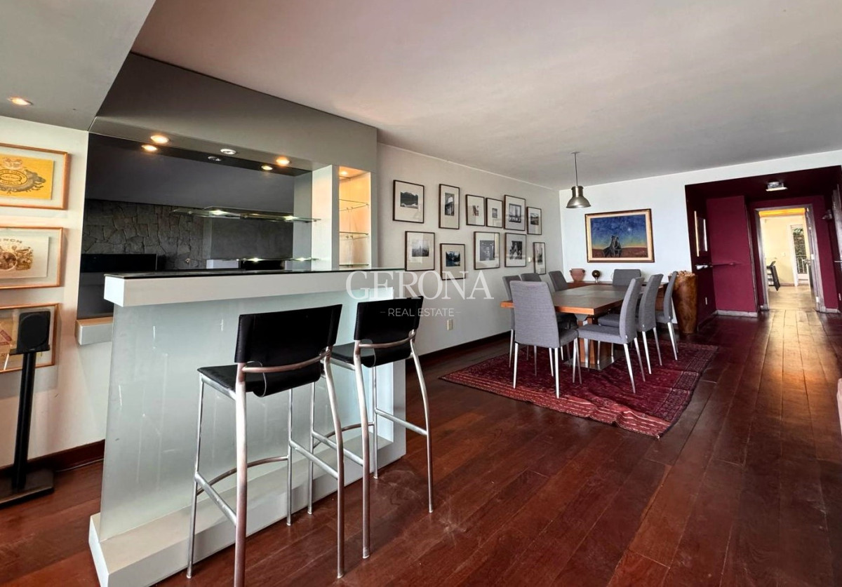 Apartamento ID.256 - Alquiler Apartamento de 3 dormitorios y servicio en Rambla Punta Gorda