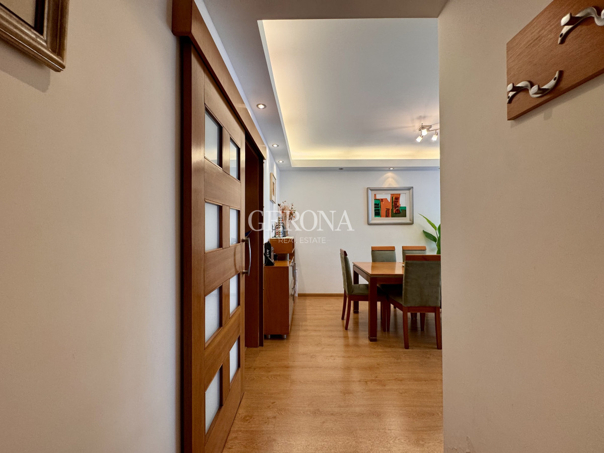 Apartamento ID.263 - Venta apartamento de tres dormitorios y servicio en Pocitos