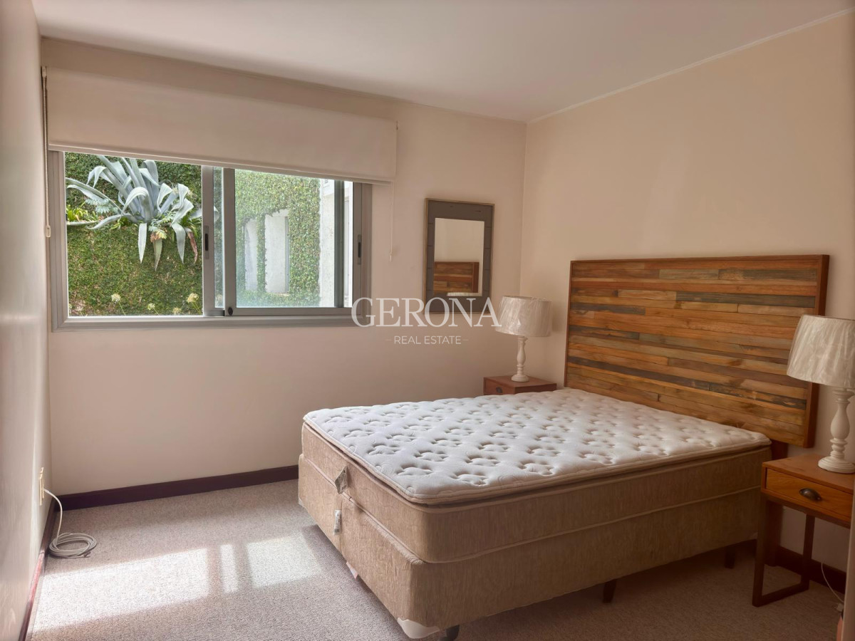 Apartamento ID.256 - Alquiler Apartamento de 3 dormitorios y servicio en Rambla Punta Gorda