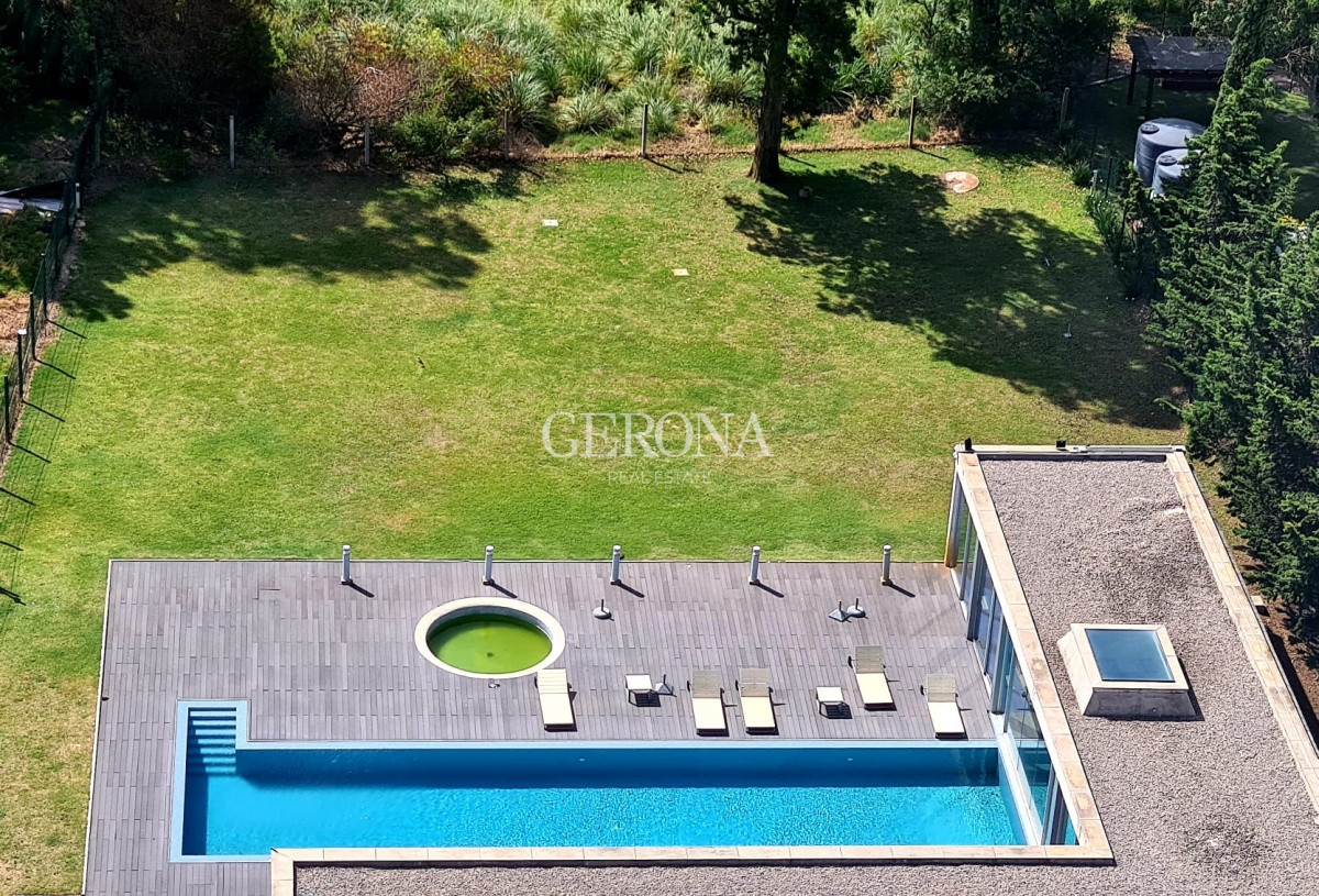 Apartamento ID.114 - Venta de Apartamento de 2 Dormitorios en Carrasco