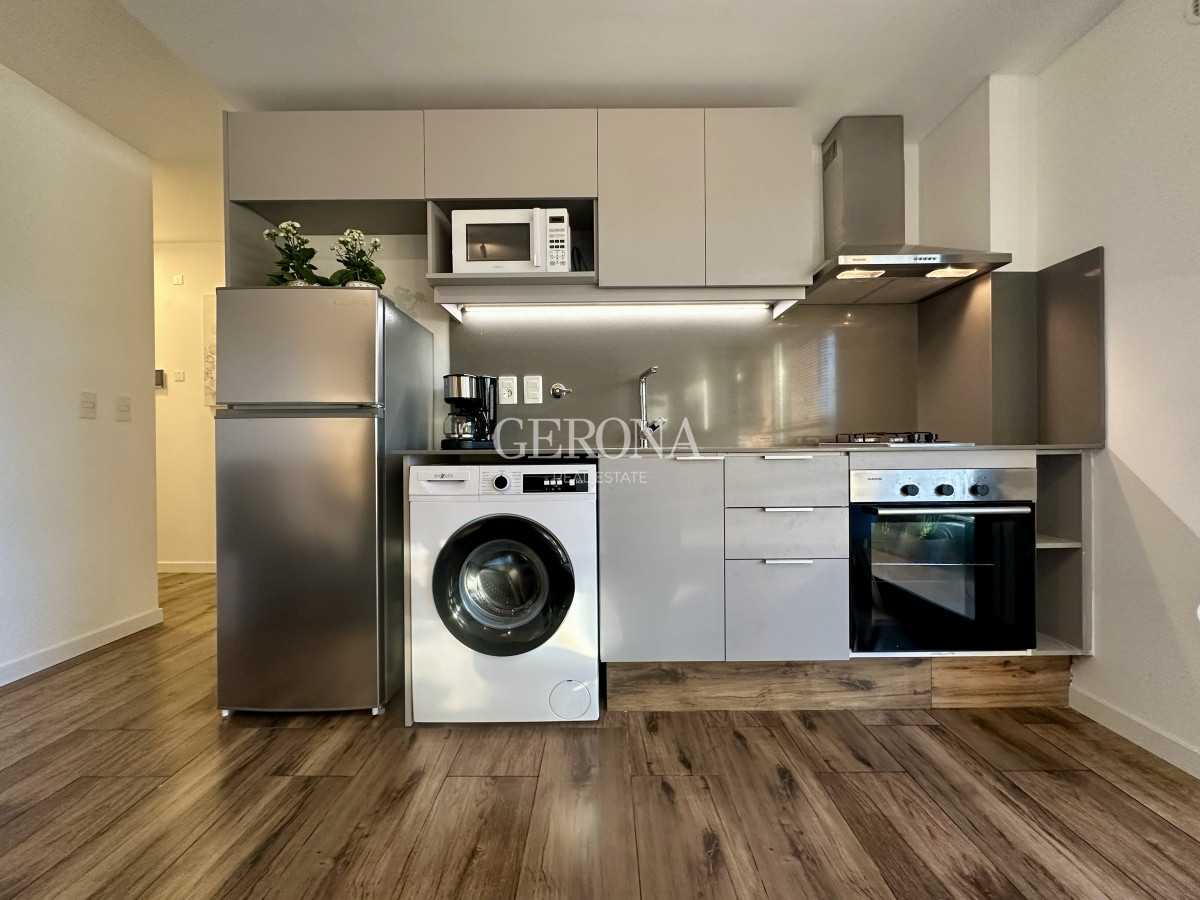 Apartamento ID.214 - Alquiler apto amoblado en Carrasco, con cochera y amenities. 