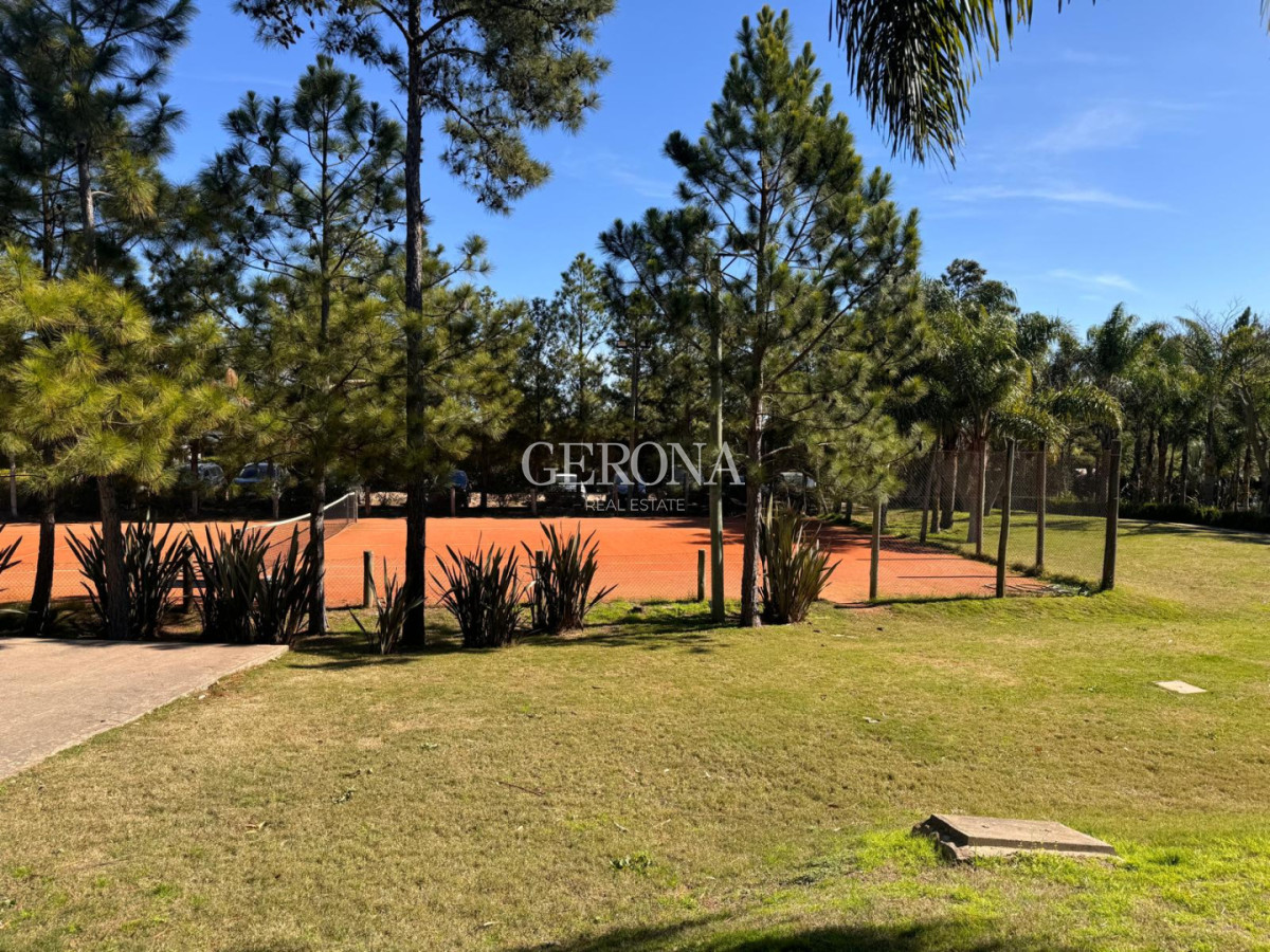 Apartamento ID.294 - Venta apartamento de 3 dormitorios y cochera en Barrio Privado.