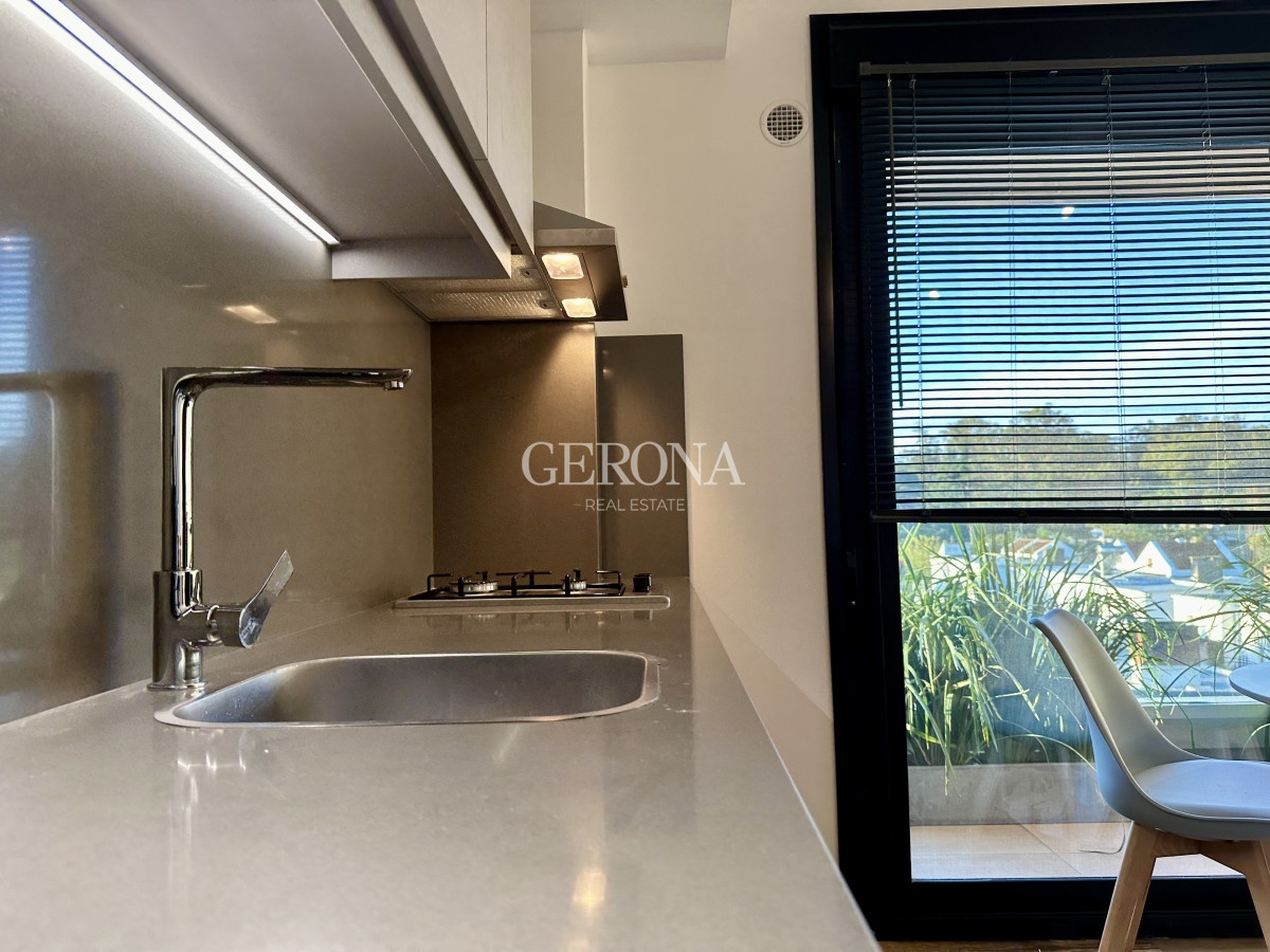 Apartamento ID.214 - Alquiler apto amoblado en Carrasco, con cochera y amenities. 