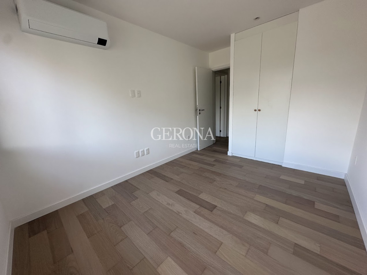 Apartamento ID.227 - Venta apartamento de 2 dormitorios en Barrio Privado; Montevideo.