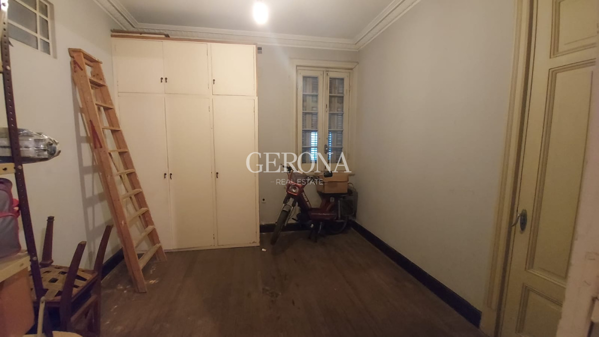 Apartamento ID.260 - Venta Apartamento de 3 dormitorios en Ciudad Vieja-Oportunidad Vivienda ó Empresa