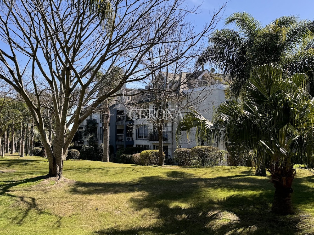 Apartamento ID.194 - Venta Apartamento de 3 dormitorios y 2 garajes en Haras del Lago