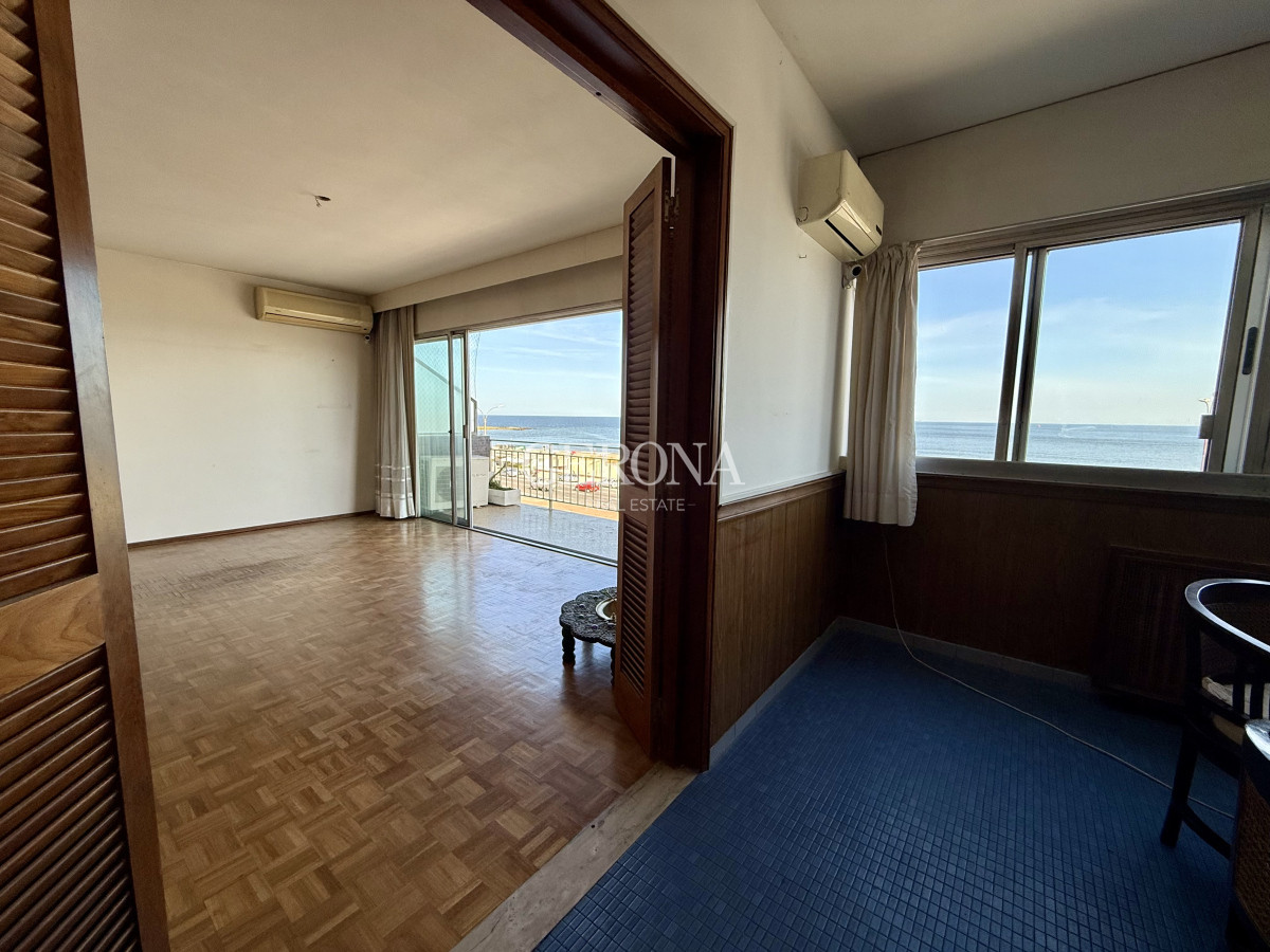 Apartamento ID.261 - Apartamento en venta sobre la rambla de Malvin de tres dormitorios y un Garage.