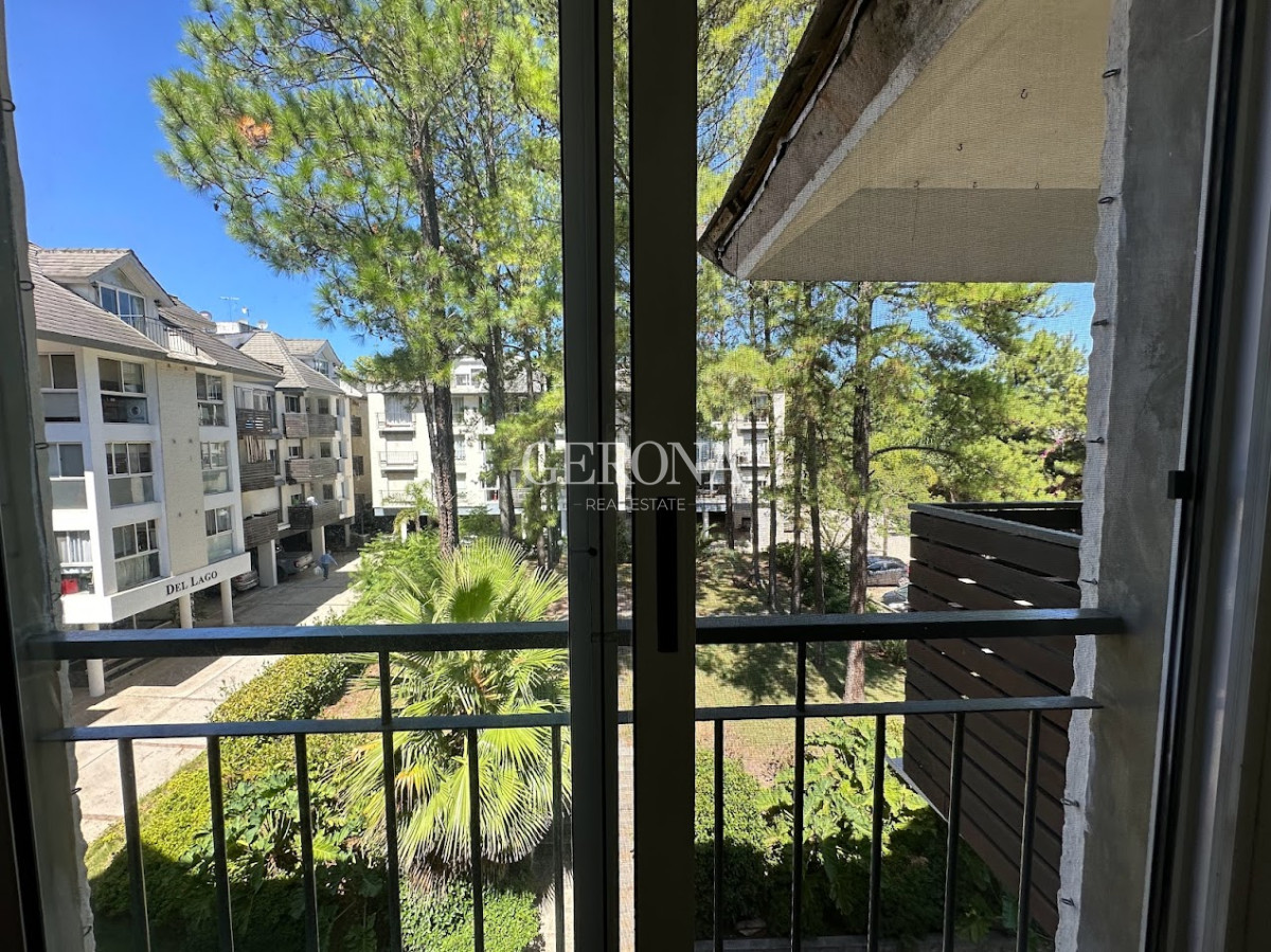 Apartamento ID.194 - Venta Apartamento de 3 dormitorios y 2 garajes en Haras del Lago