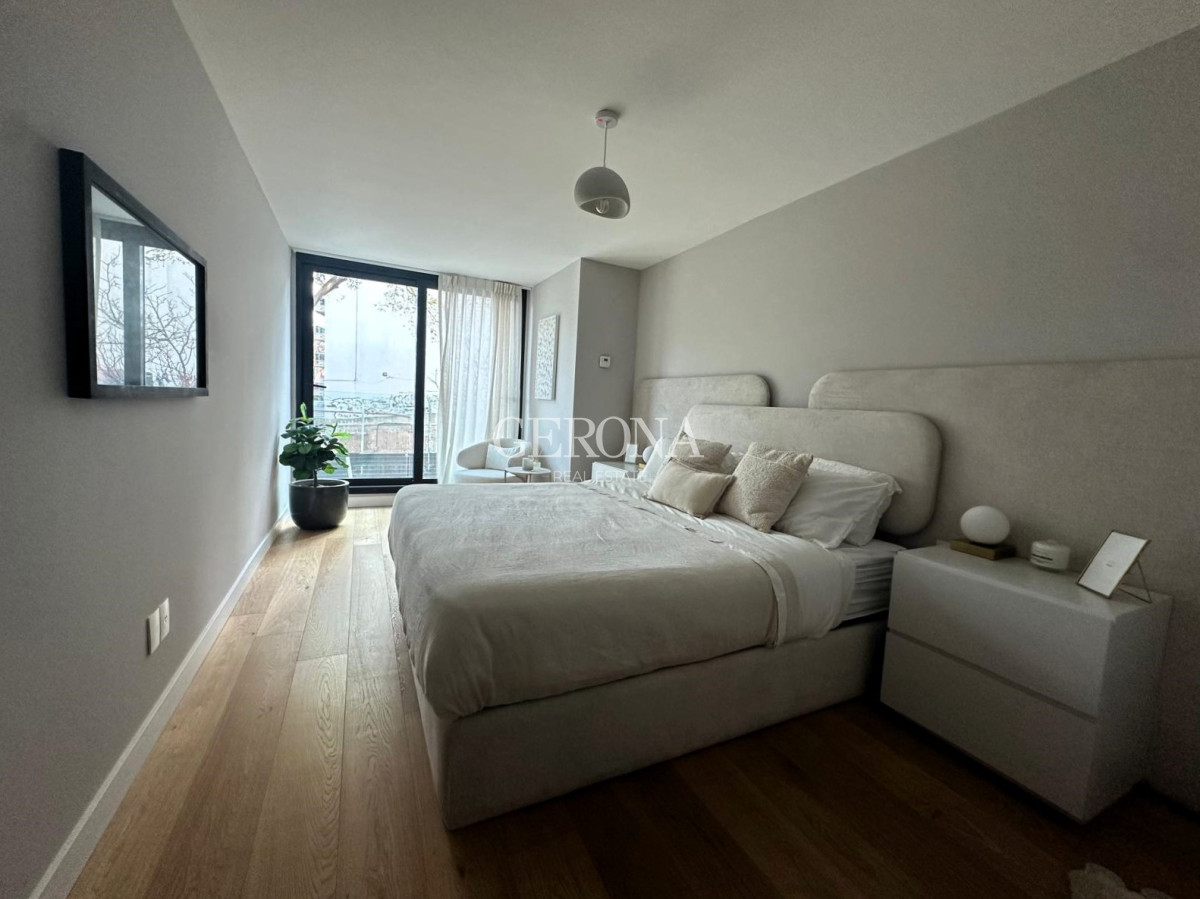 Apartamento ID.43 - Venta Apartamento de 4 dorm + Servicio + Garaje en Villa Biarritz