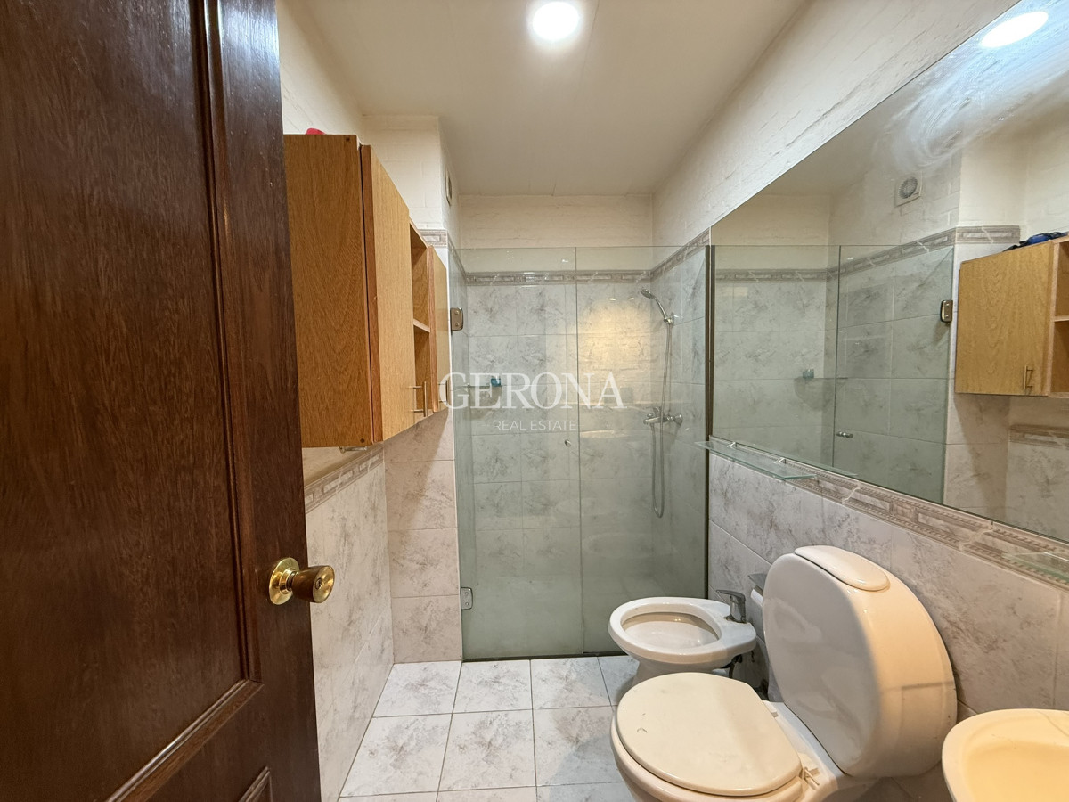 Apartamento ID.257 - Casa Ph en venta de 3 dormitorios, 2 garajes y jardín de uso exclusivo, en Carrasco