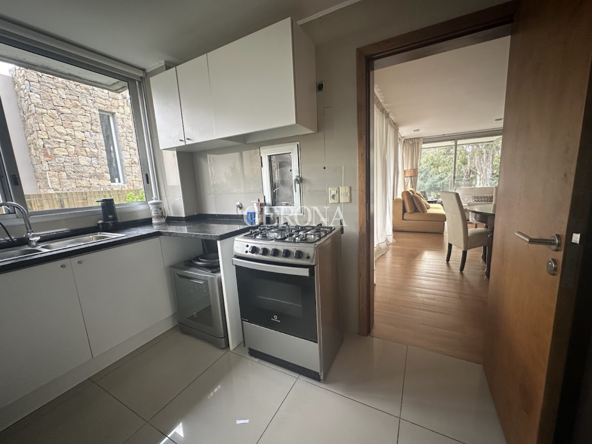 Apartamento ID.234 - Venta apartamento de 3 dormitorios + servicio +garaje en Carrasco