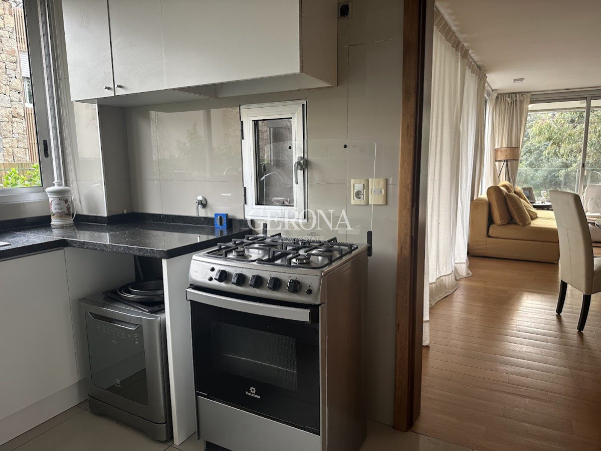 Apartamento ID.234 - Venta apartamento de 3 dormitorios + servicio +garaje en Carrasco